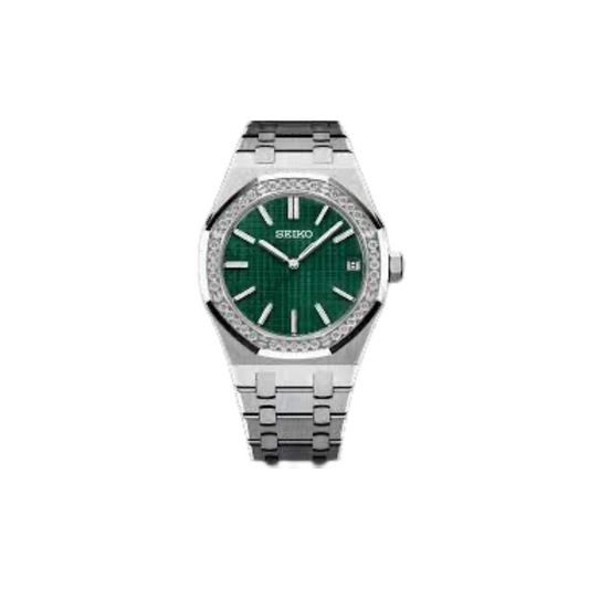 Front view of a SEIKO GREEN DIAMOND ROYAL OAK WOMEN MOD men's watch with black dial and stainless steel bracelet

